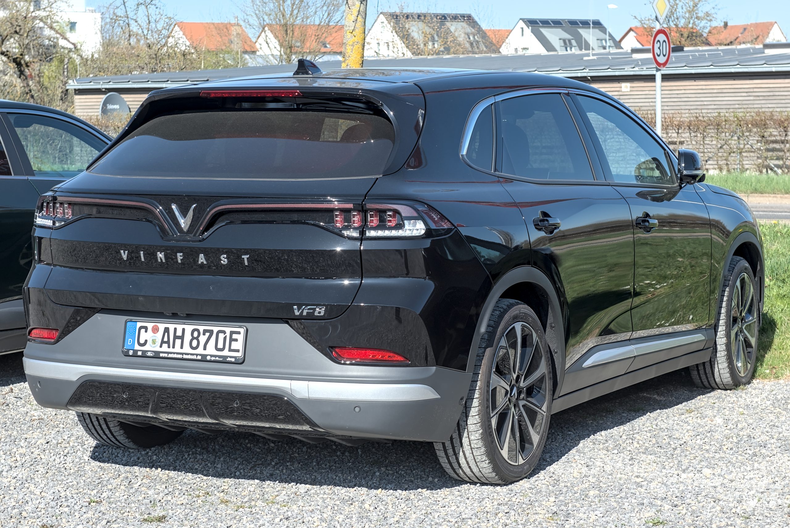 VinFast VF 8